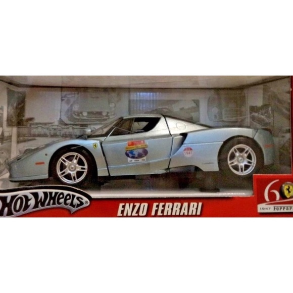 Hot Wheels Enzo Ferrari 1:18 60th Anniversary - Picture 3 of 10